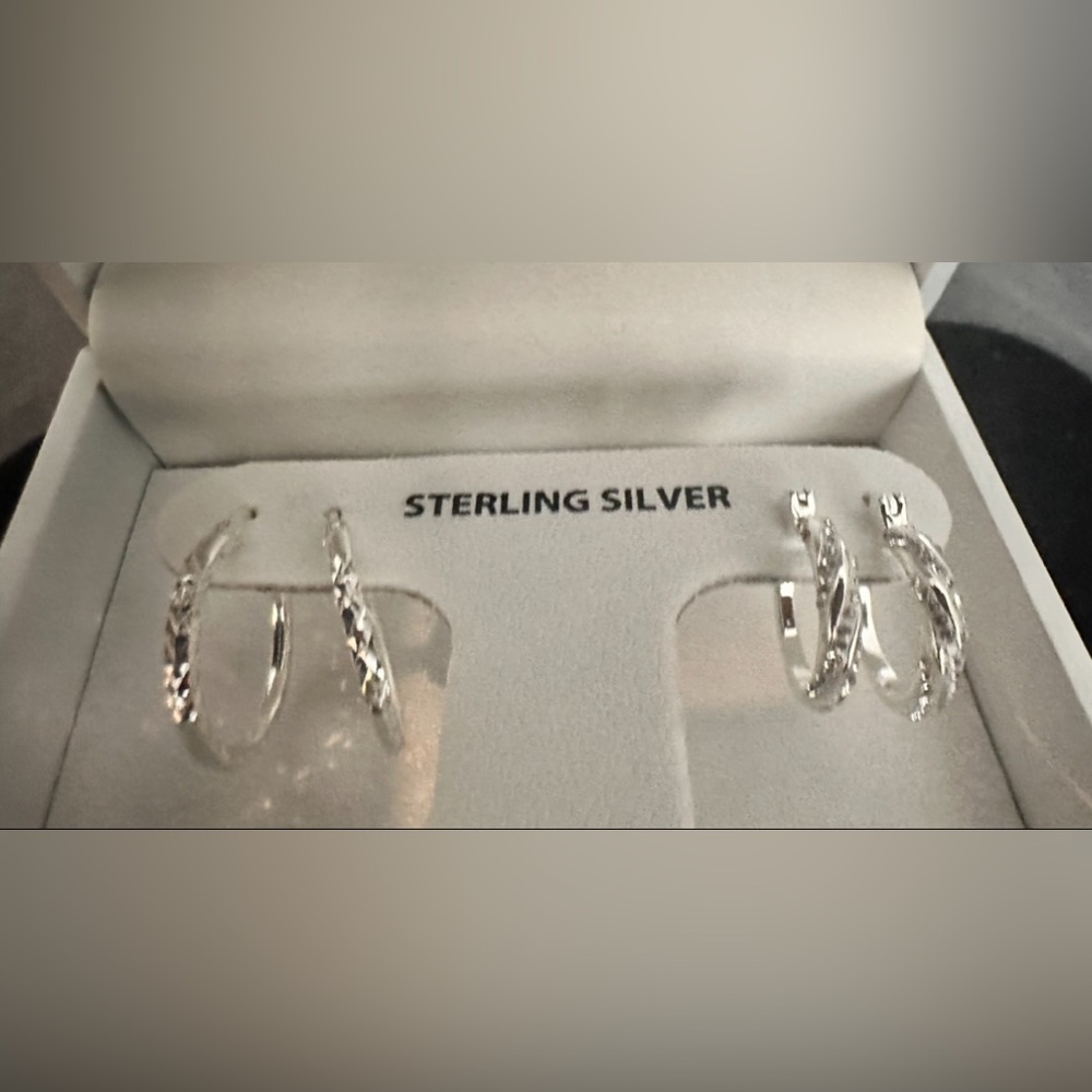 NWT Macy's 2-Pc. Set Textured Small Hoop Earrings in Sterling Silver - Picture 3 of 4